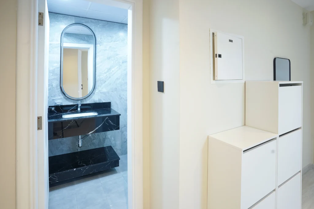 Lake Point Tower JLT Foyer